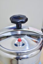 Nunix 4 Litres Pressure Cooker - Image 3